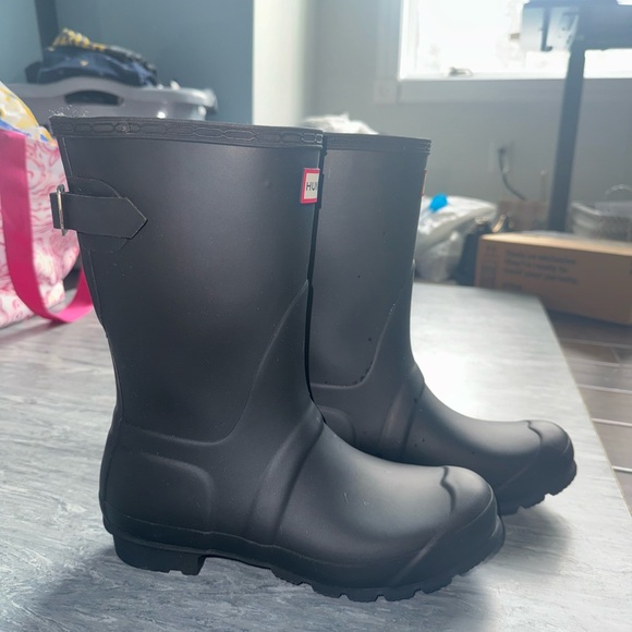 NWOT Black Hunter Rain Boots - Picture 2 of 5